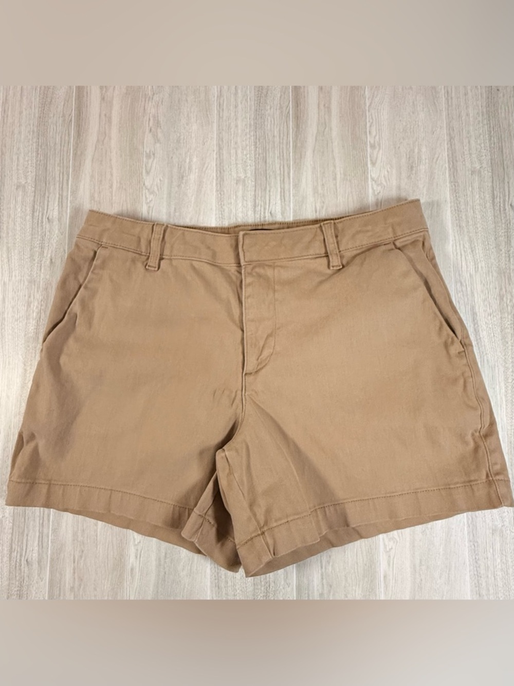 Banana Republic Women’s Khaki Chino Shorts Size 10 Stretch Casual Flat Front